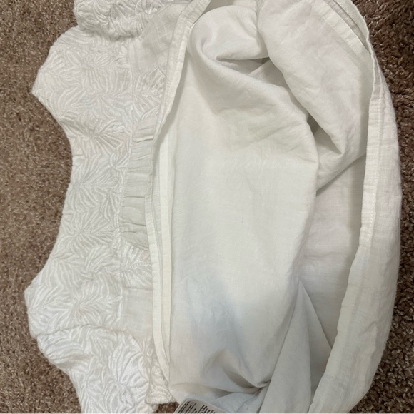 White Vineyard Vines Blouse - Picture 5 of 6